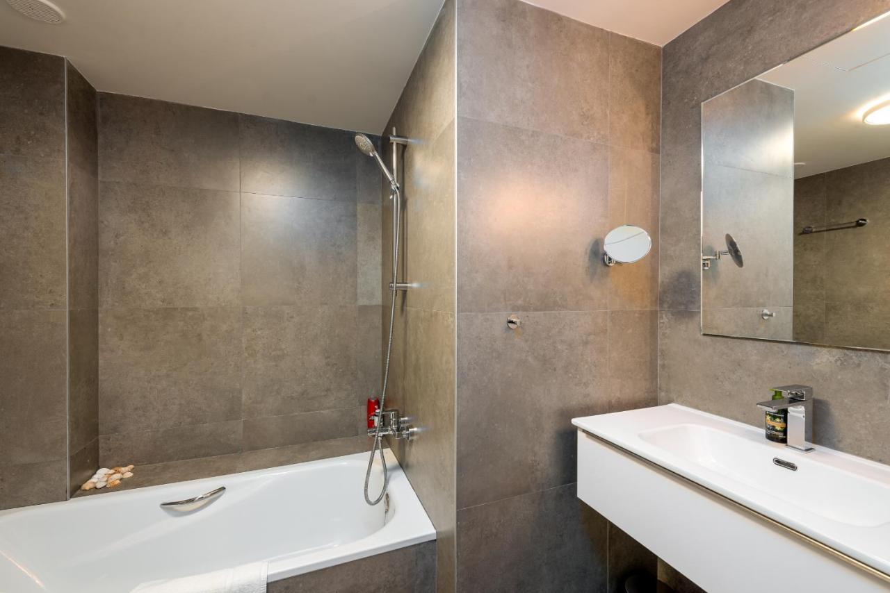 Luxurious Apartment With Sea Views Blue Suites B2-103 Manilva Exterior photo